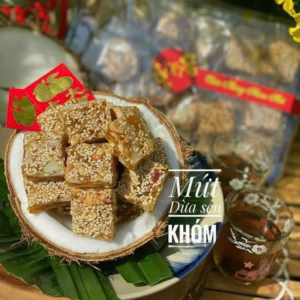 Mứt Dừa Sợi Sên Khóm Nhà Làm Không Pha 500G - Winnie House
