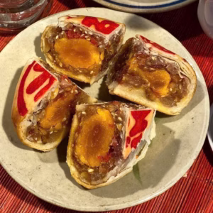 Bánh Pía Rộp Da Thập Cẩm Gà Quay Vi Cá Đặc Biệt 140G - Winnie House