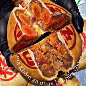Bánh Pía Khóm Gà Quay Bát Bữu - Hương Vị Truyền Thống, Sang Trọng Đón Xuân 600G - Winnie House