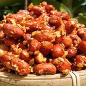 Đậu Phộng Rang Tỏi Ớt Giòn Ngon, Ăn Mãi Không Ngán 500G - Winnie House