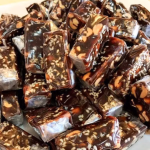 Kẹo Chuối Gừng Đậu Mè Nhà Làm 500G - Winnie House