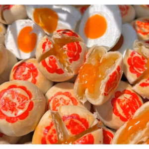 Bánh Pía Đậu Xanh Trứng Muối Kim Sa Tan Chảy Thơm Ngon Sánh Mịn - Winnie House