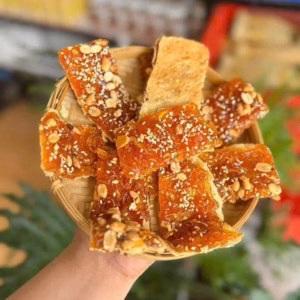 Mứt Xoài Đế Bánh Phồng - Thơm Ngon Khó Quên 500G - Winnie House