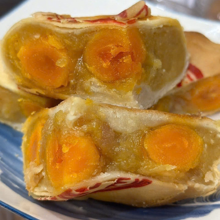 Bánh Pía Đậu Xanh Sầu Riêng 8 Trứng - Hương Vị "Gây Nghiện" 600G - Winnie House