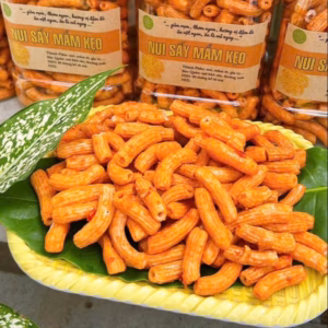 Nui Giòn Sấy Mắm Kẹo Cay, Đậm Đà Vị Mắm, Giòn Rụm Từng Miếng 450G - Winnie House