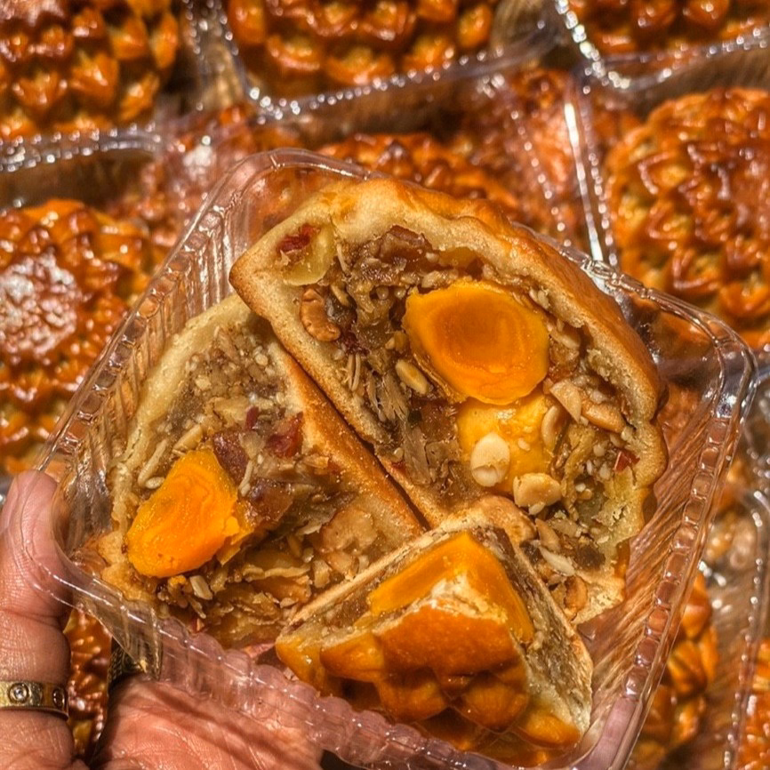 Bánh Trung Thu Thập Cẩm Gà Quay Thượng Hạng Quanh Năm - Winnie House - Ảnh 7