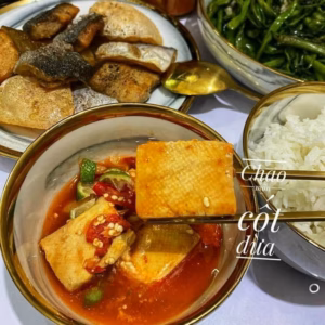 Chao Môn Cốt Dừa Hương Vị Thiên Đường Giữa Lòng Phố Xá - Winnie House